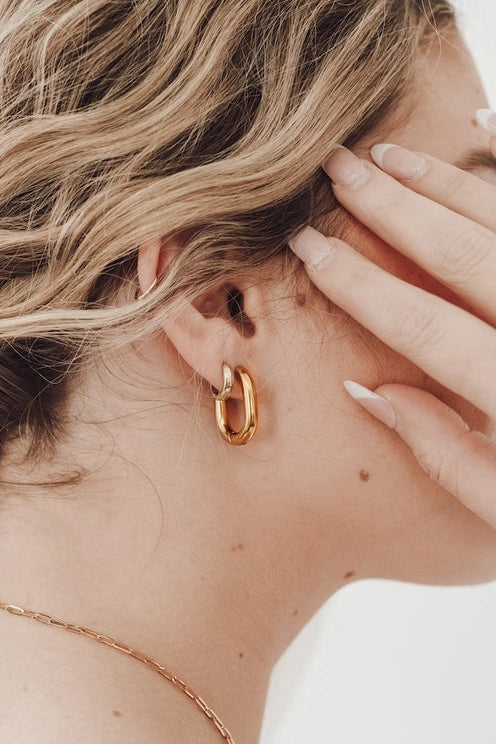 Olli Oval Hoop Earrings